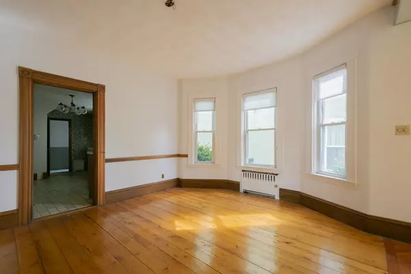 Cambridge, MA 02139,170-172 Pleasant St