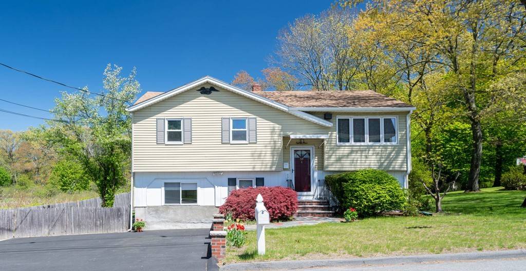 84 Eaton St, Reading, MA 01867