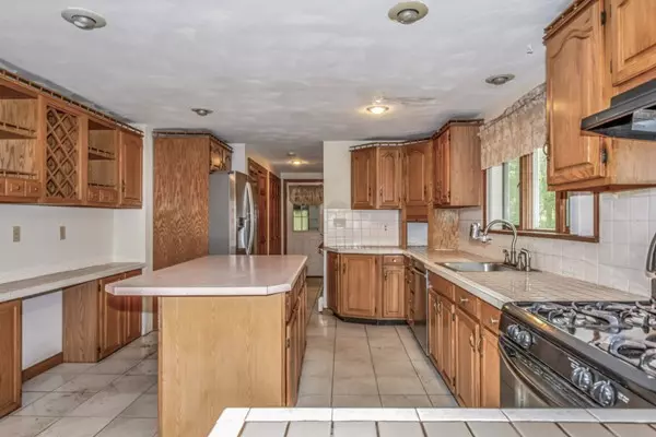 Stoughton, MA 02072,46 Mara Cir