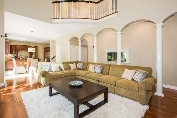 Southborough, MA 01772,16 Hillside Ave