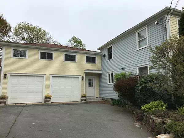 Dartmouth, MA 02748,579 Elm St