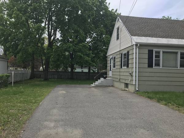 Lowell, MA 01850,162 Hildreth Street