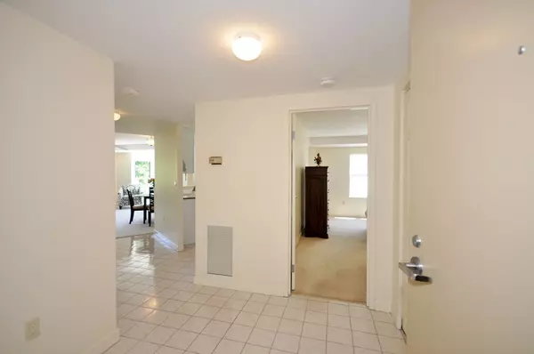 Arlington, MA 02476,1 Watermill Place #225