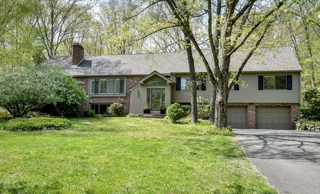 Sherborn, MA 01770,9 Wood Rd