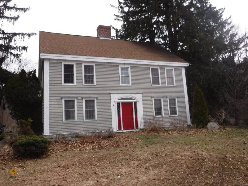 17 Pleasant Valley Rd, Amesbury, MA 01913