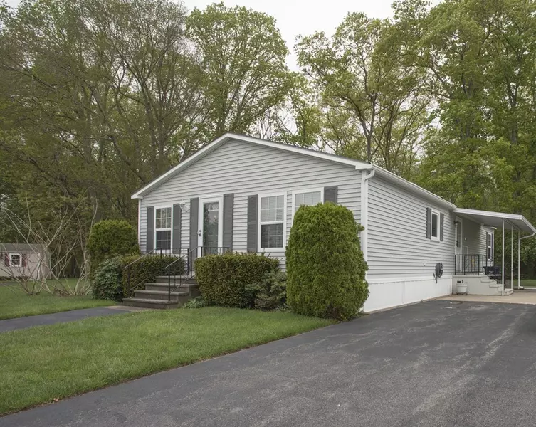 108 Harwich Drive, Taunton, MA 02780