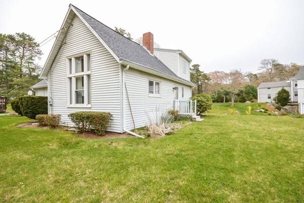 Bourne, MA 02532,44 Cotuit Rd