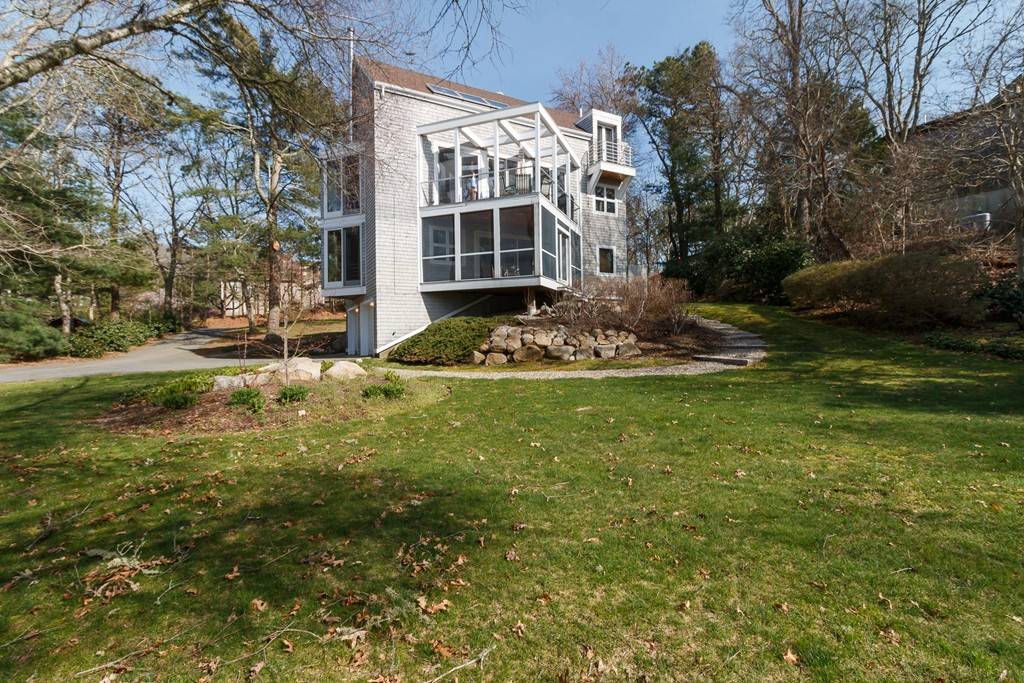 10 Ridgeview Drive, Falmouth, MA 02540