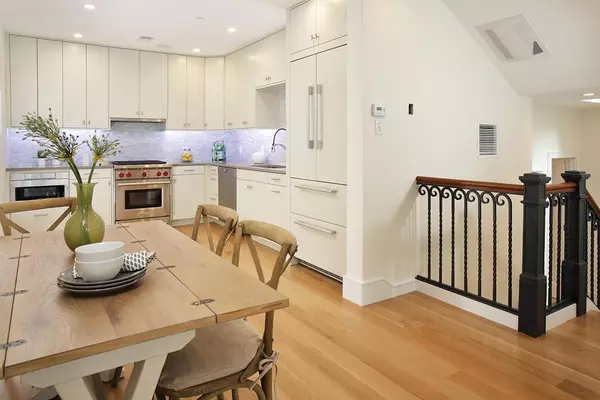 Brookline, MA 02446,373 Harvard St #1