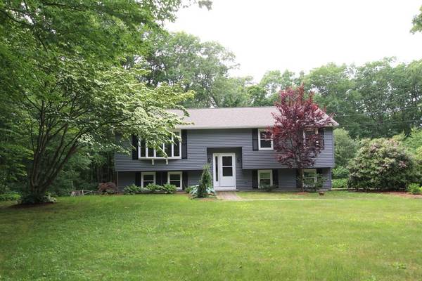 15 Donnelly Cross Rd, Spencer, MA 01562