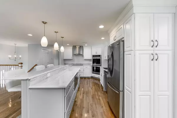 Weymouth, MA 02190,19 Heather Ln