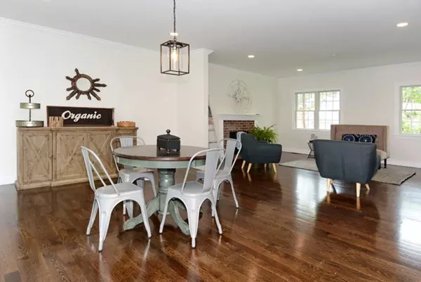 Lynnfield, MA 01940,675 Summer Street