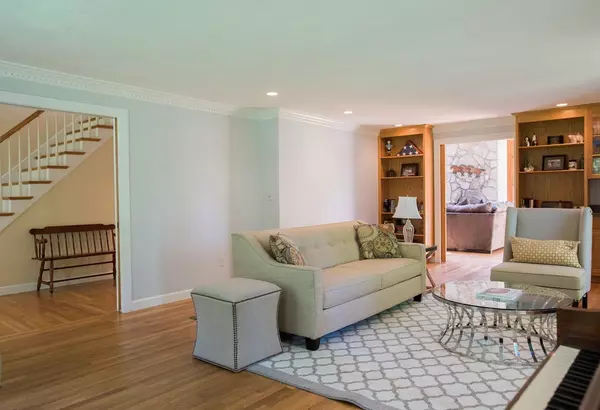 Medfield, MA 02052,227 Causeway St