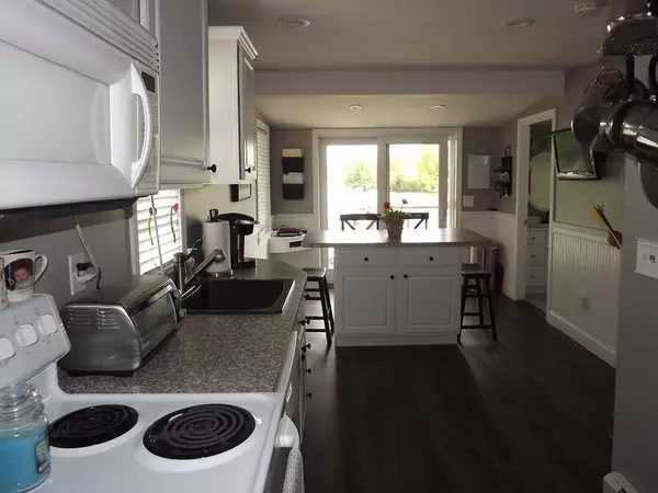 Millbury, MA 01527,18 Shore Terr