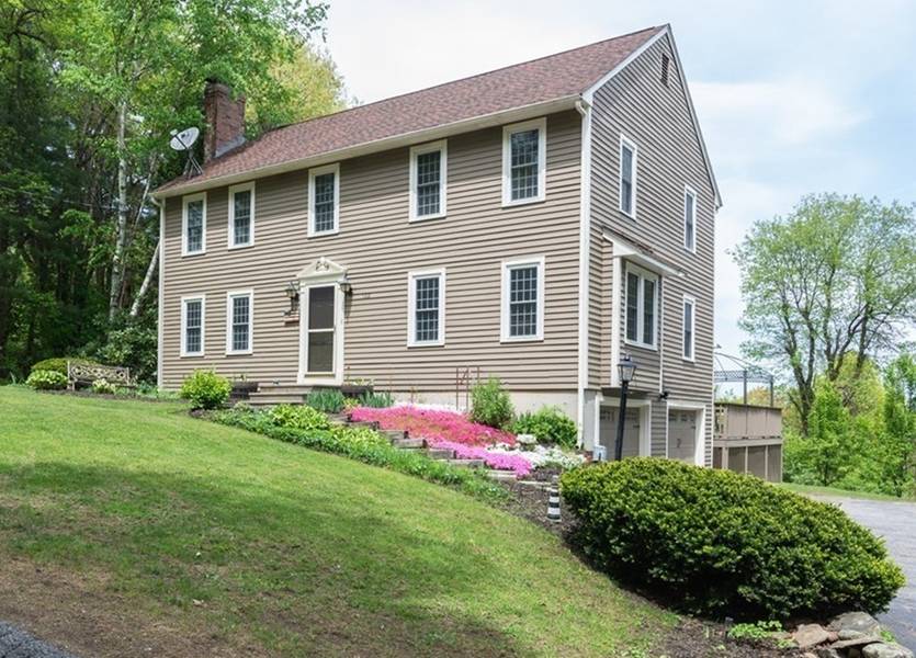 102 Lee St, West Boylston, MA 01583