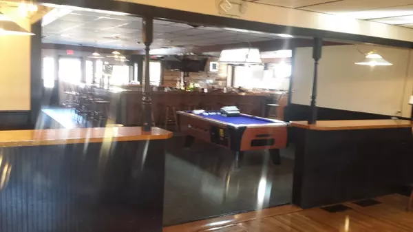 Palmer, MA 01069,1618 North Main Street