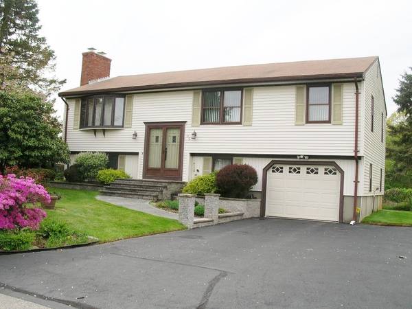 45 Mohawk Drive, Seekonk, MA 02771