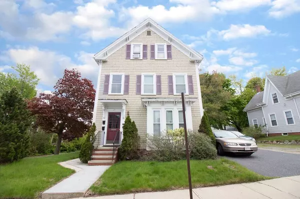 21 Lothrop St #3, Plymouth, MA 02360