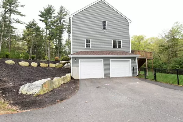 Plympton, MA 02367,63 Cedar St