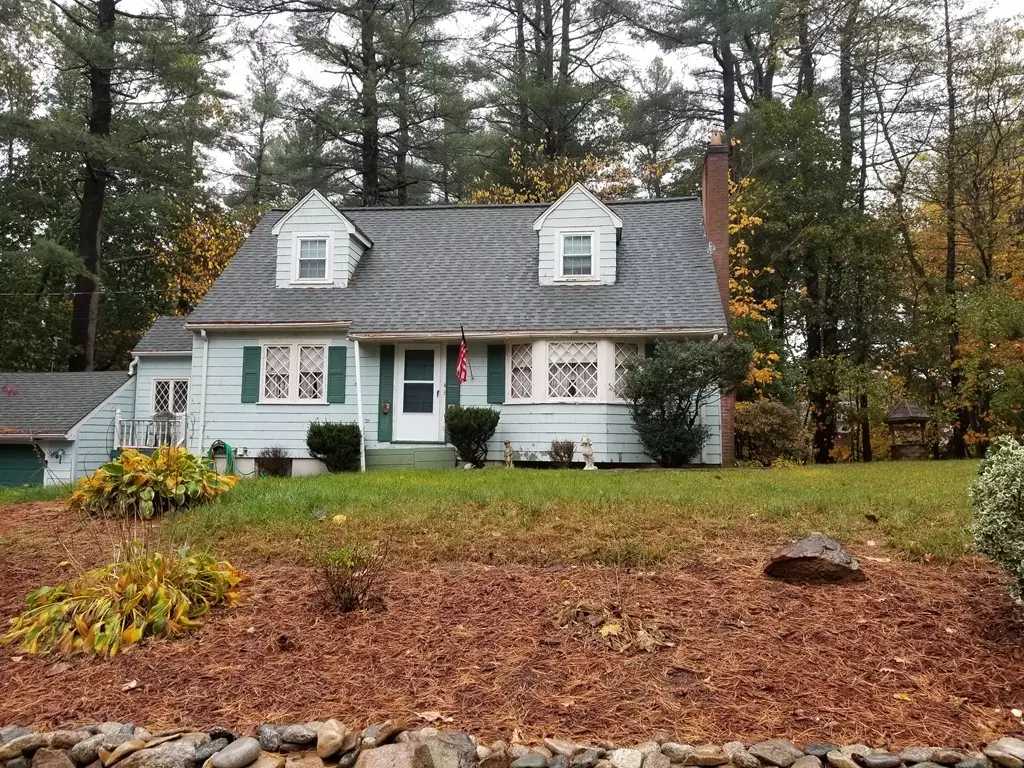 Medfield, MA 02052,4 Black Pine Rd