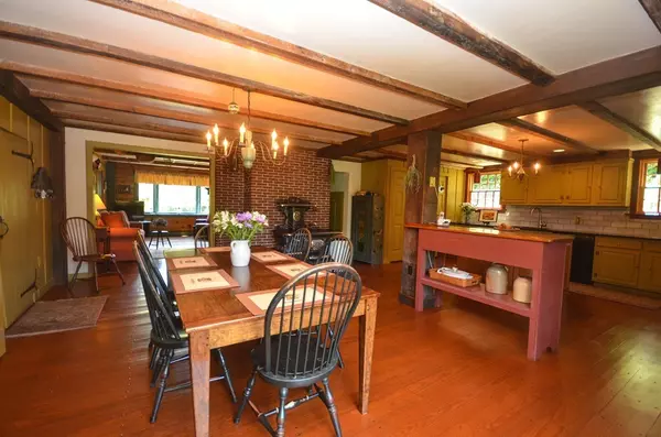 Sutton, MA 01590,166 8 Lots Rd