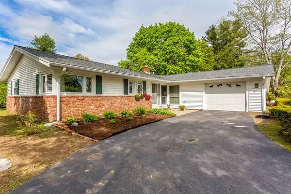 20 Barbara Rd, Raynham, MA 02767