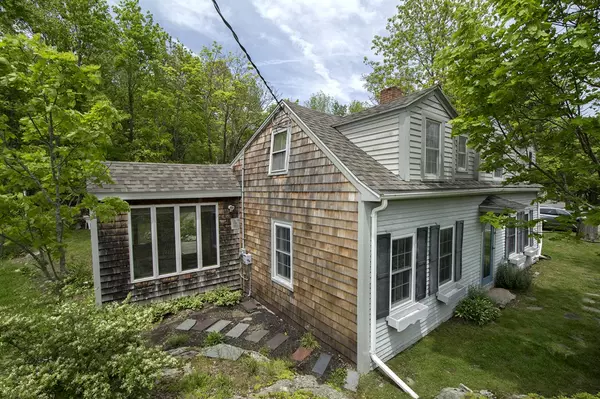 303 Beechwood St, Cohasset, MA 02025