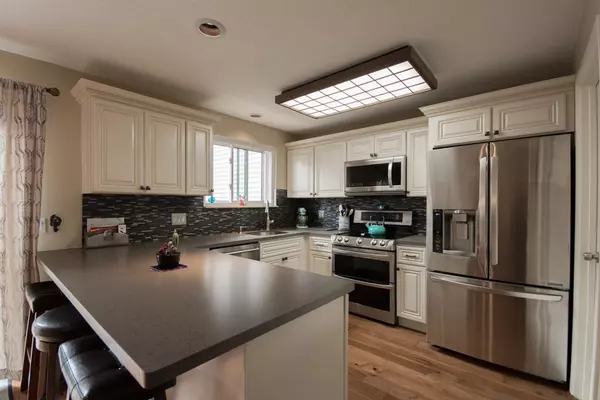 796 Williamsburg Circle #796, Warwick, RI 02886