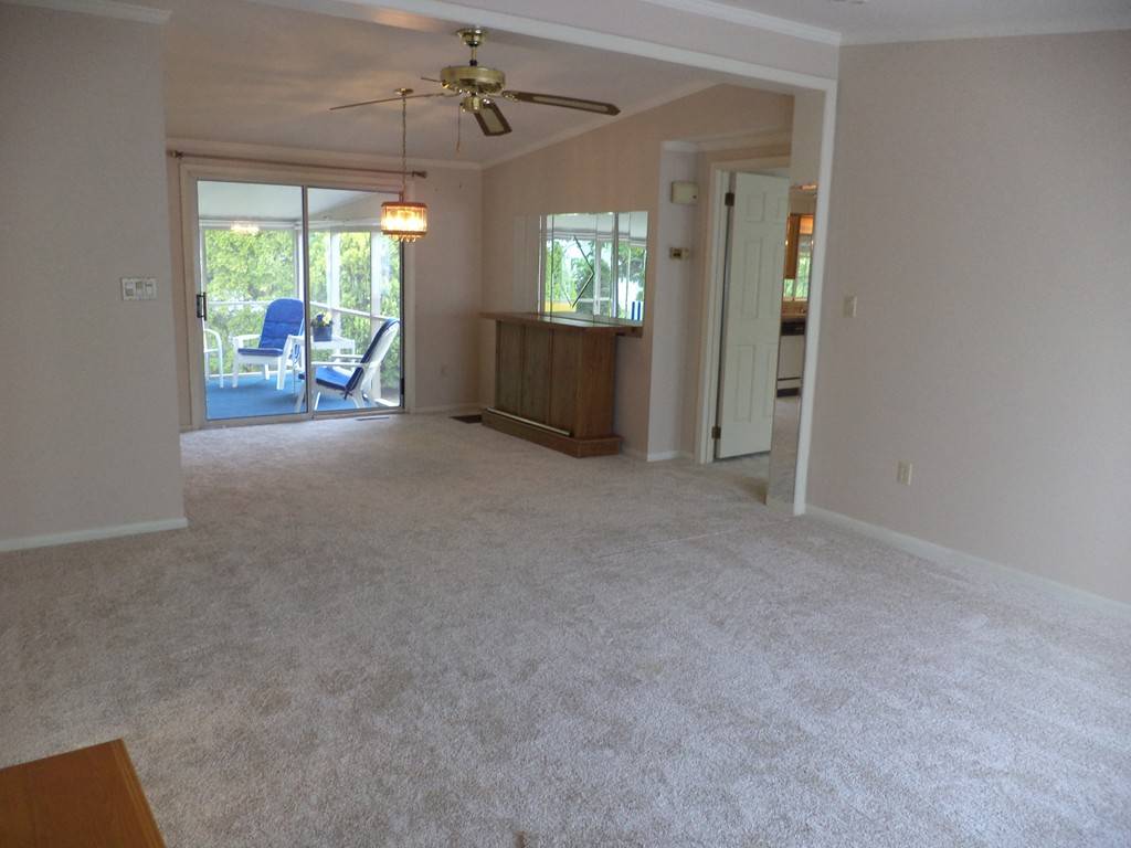 Attleboro, MA 02703,12 Lancelot Drive #252