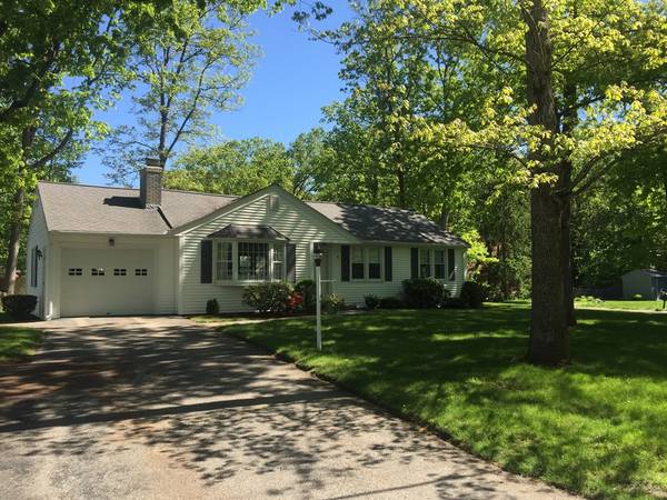 41 Sunset Dr, Northborough, MA 01532