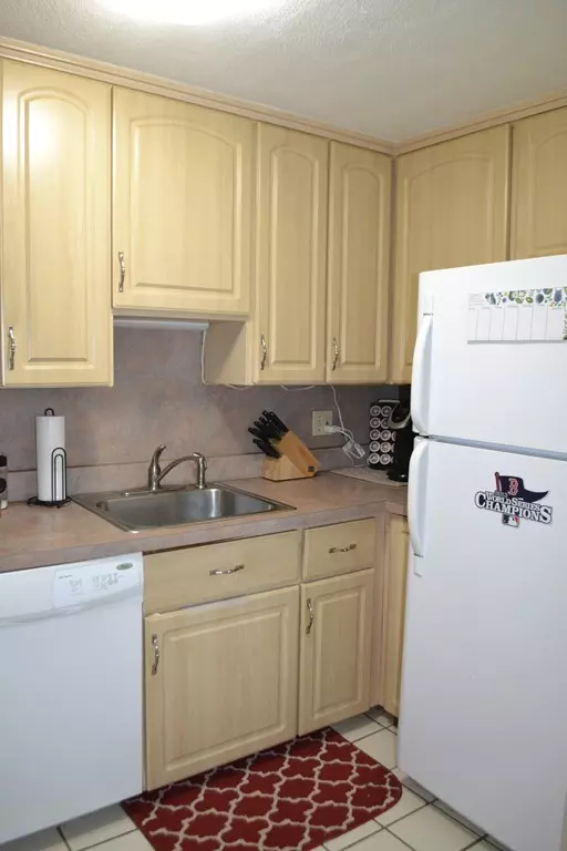 Weymouth, MA 02190,79 Fountain Lane #11