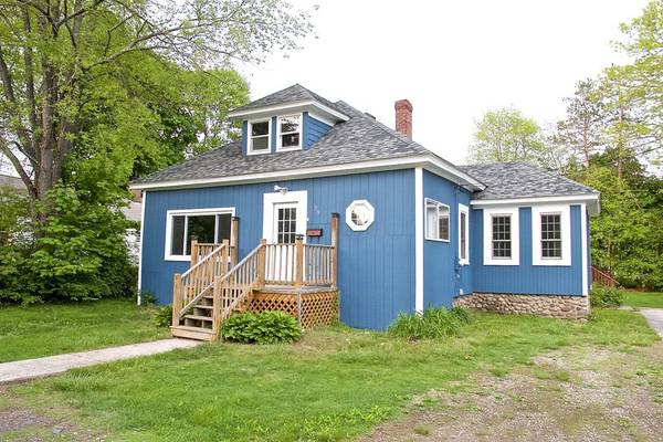 23 Pine St, Oxford, MA 01540