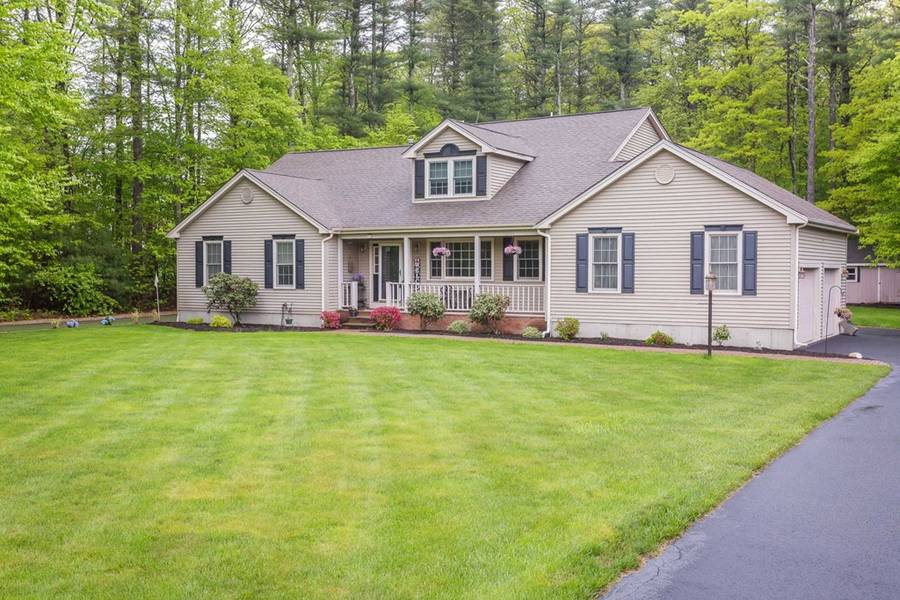 17 Buck Knoll Rd, Raynham, MA 02767