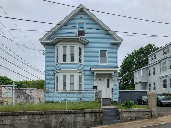 12 Doyle St, Lawrence, MA 01841