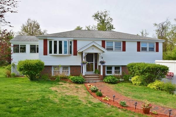 19 Patricia Road, Billerica, MA 01821