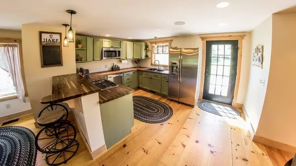 Ware, MA 01082,14 Campbell Rd