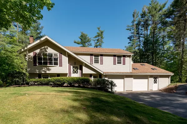 200 Cynthia Dr, Raynham, MA 02767