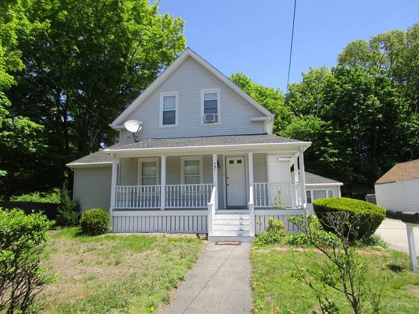 391 S Franklin St, Holbrook, MA 02343