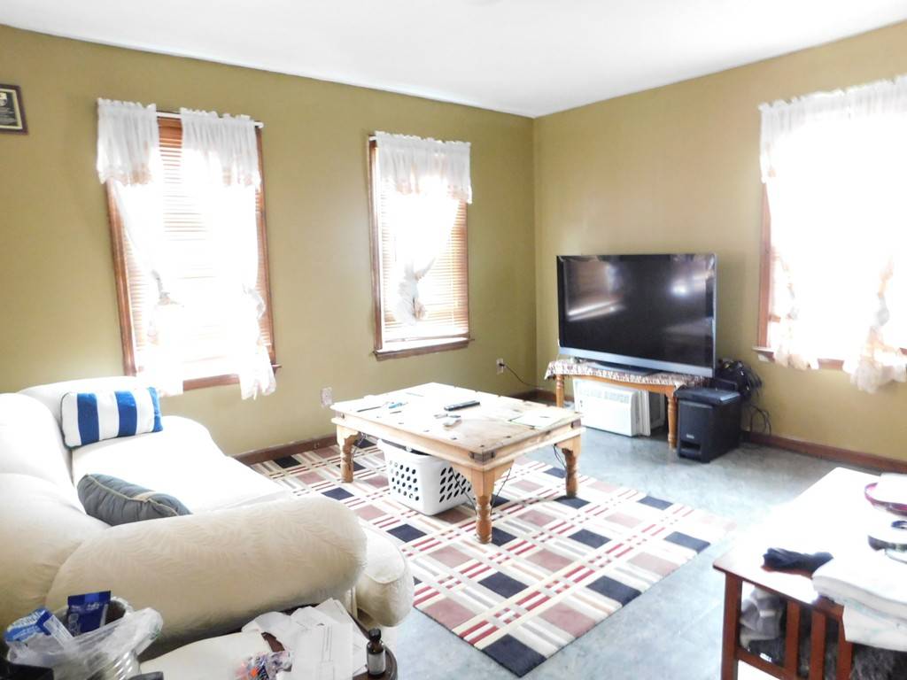 Springfield, MA 01108,52 Orlando St