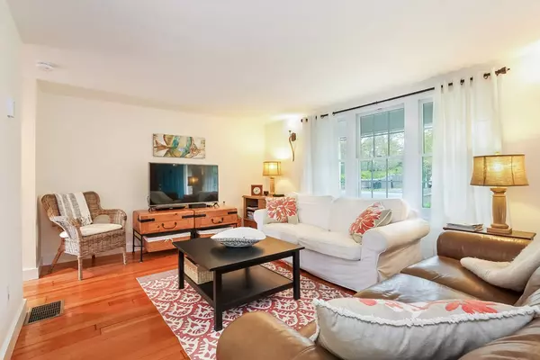 Falmouth, MA 02536,83 Priscilla St