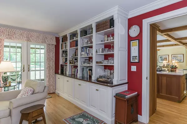 Hamilton, MA 01982,48 Autumn Lane