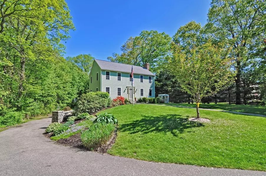 21 Cobblestone Ln, North Attleboro, MA 02760