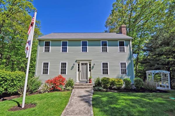 North Attleboro, MA 02760,21 Cobblestone Ln