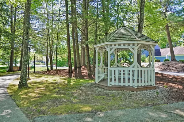 Northbridge, MA 01588,170 Heritage Dr #170