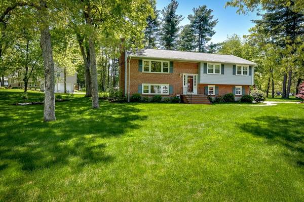 24 Emerson Rd, Medfield, MA 02052