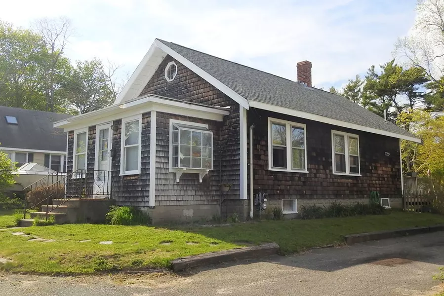 20 Highland Ter, Wareham, MA 02571