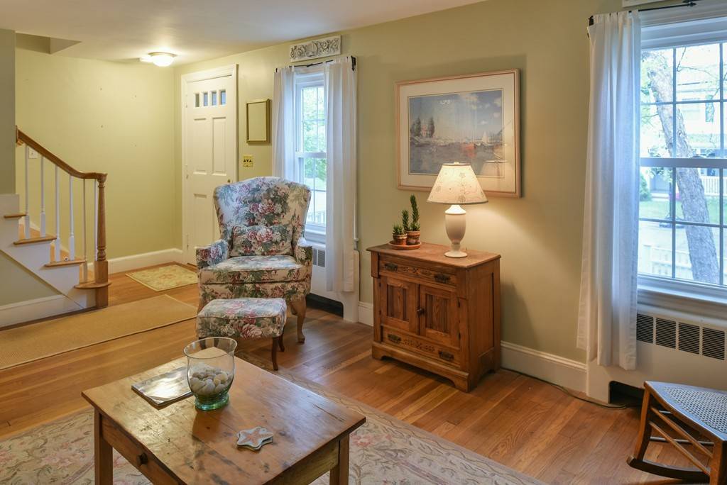 Beverly, MA 01915,8 Roy Avenue