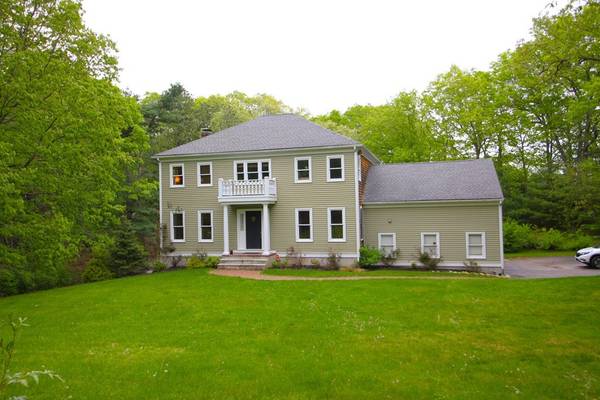 50 Landau Rd, Plainville, MA 02762