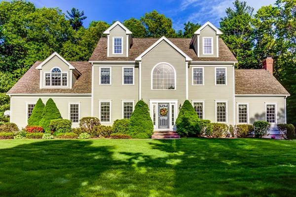 8 Pine Street, Upton, MA 01568