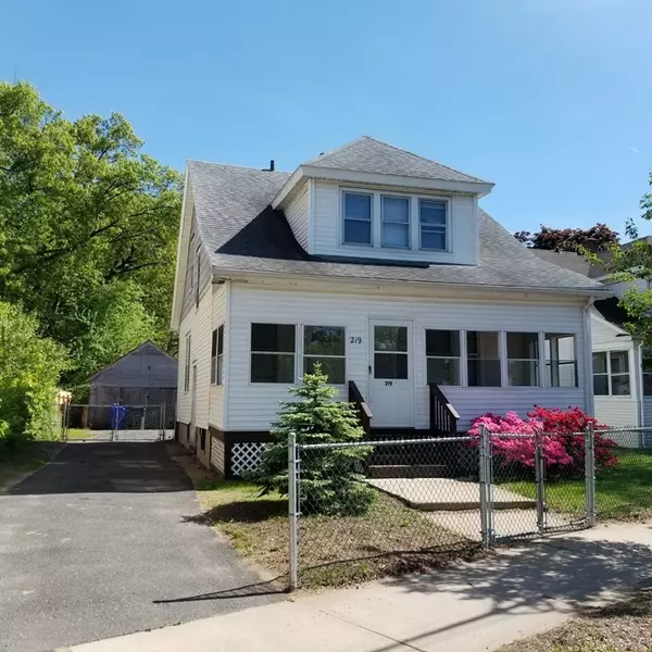 219 Saint James Blvd, Springfield, MA 01104